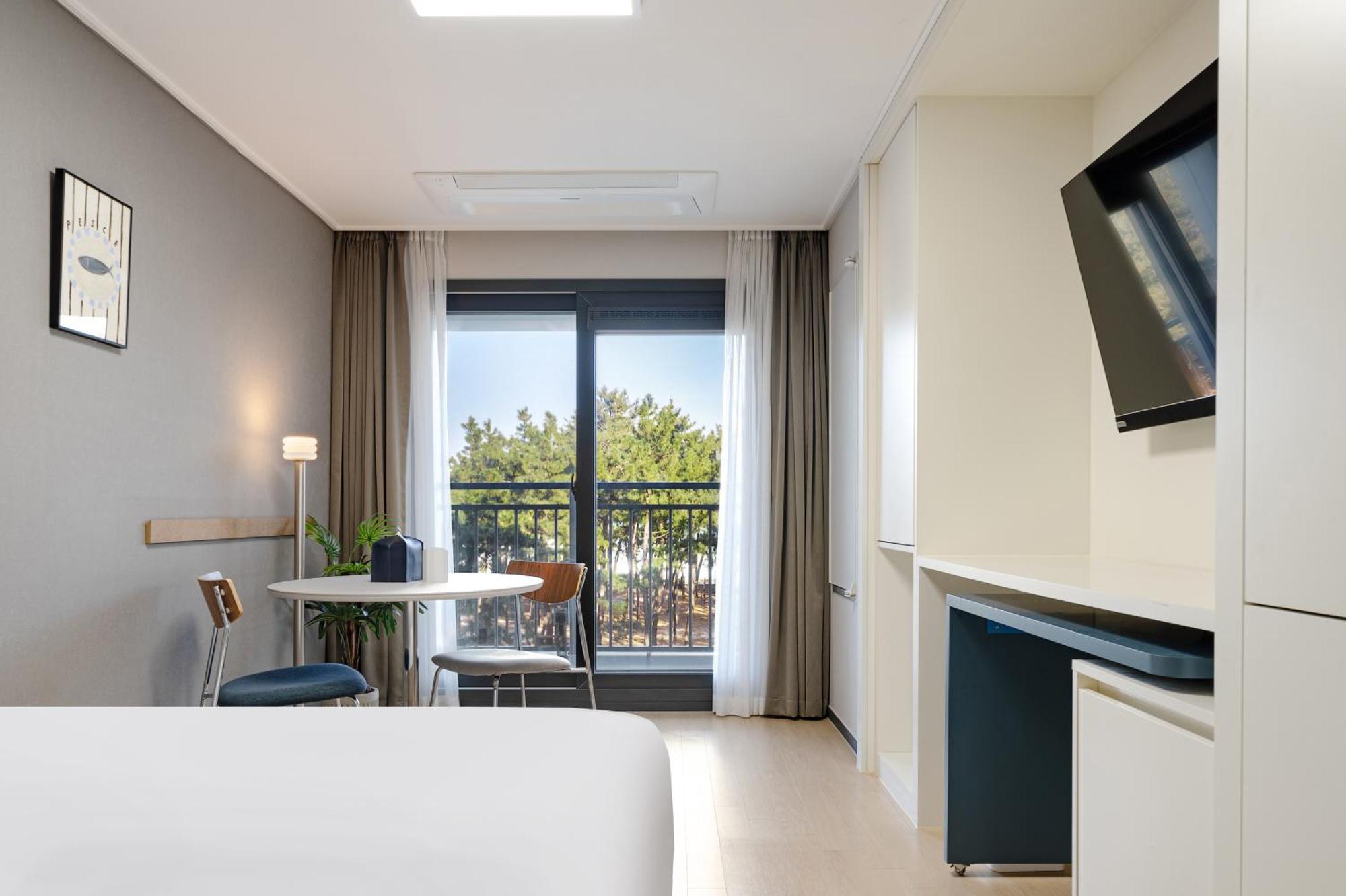Urbanstay Sokcho Beach Ab Buitenkant foto