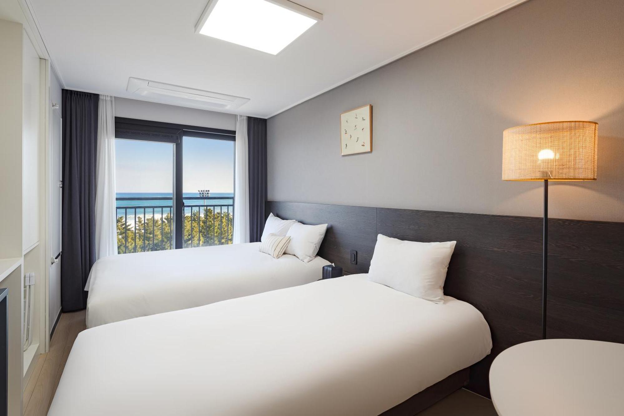 Urbanstay Sokcho Beach Ab Buitenkant foto