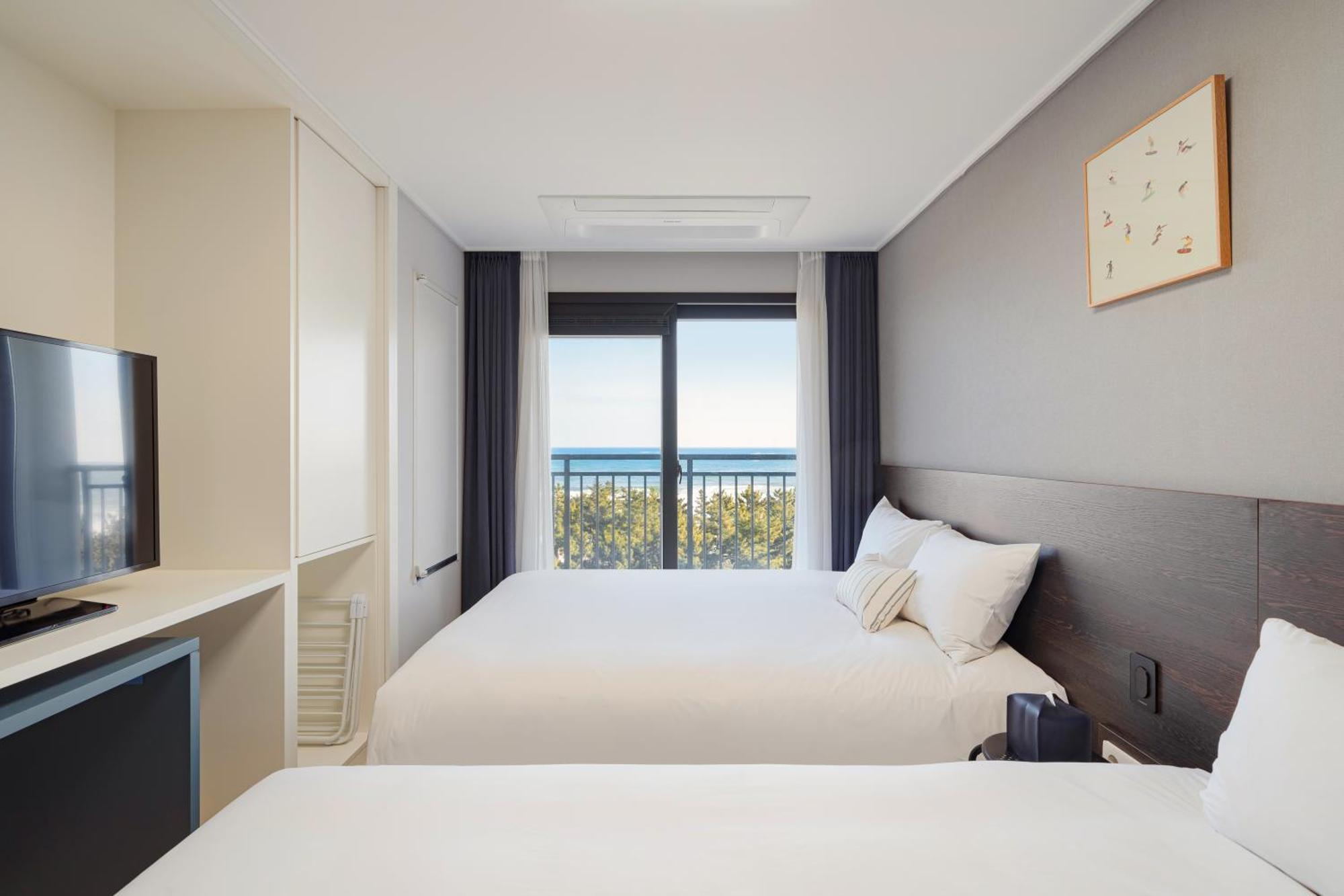 Urbanstay Sokcho Beach Ab Buitenkant foto