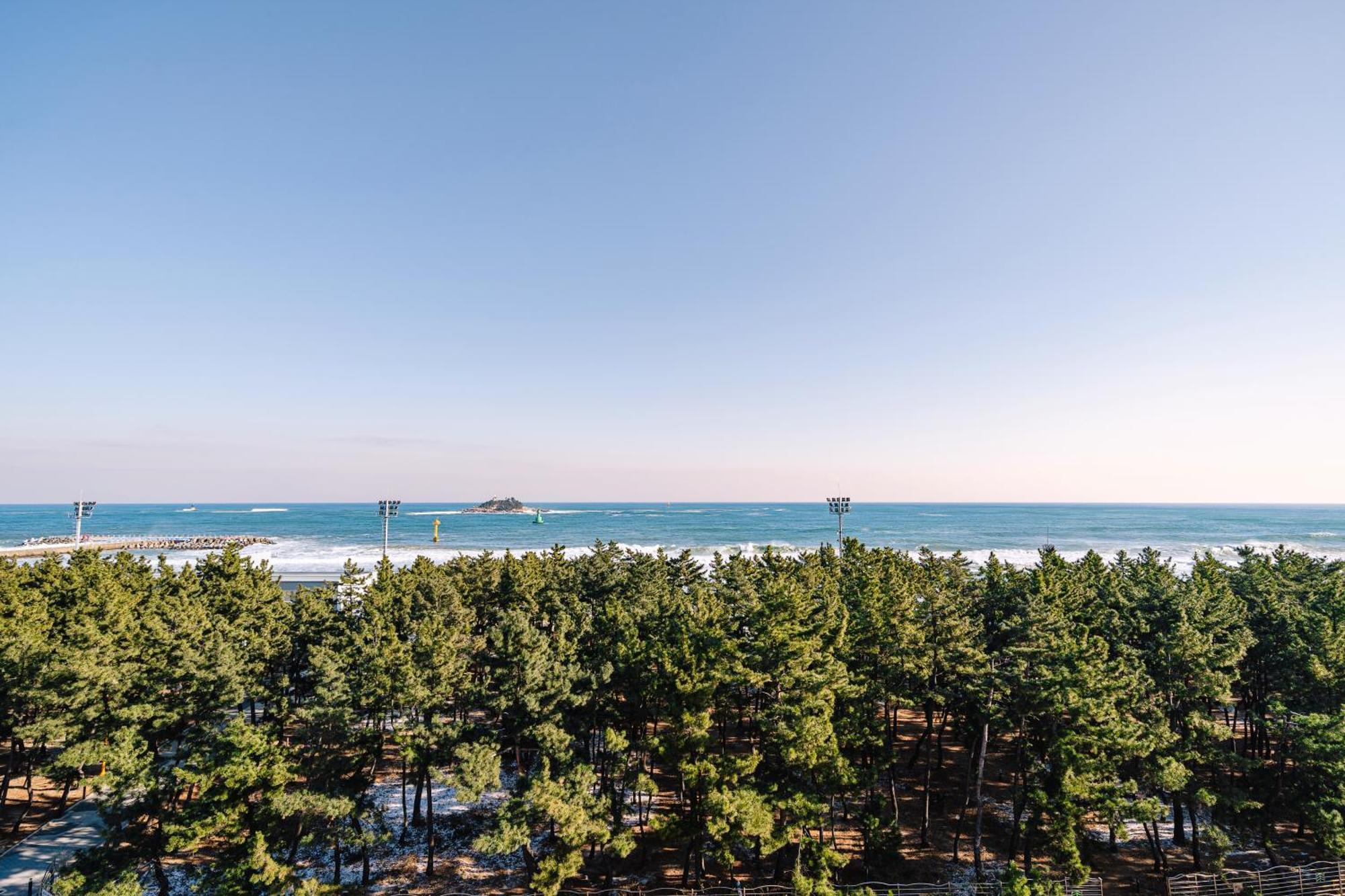 Urbanstay Sokcho Beach Ab Buitenkant foto