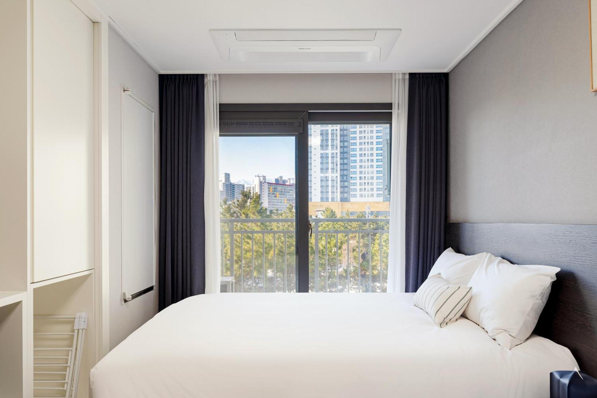 Urbanstay Sokcho Beach Ab Buitenkant foto