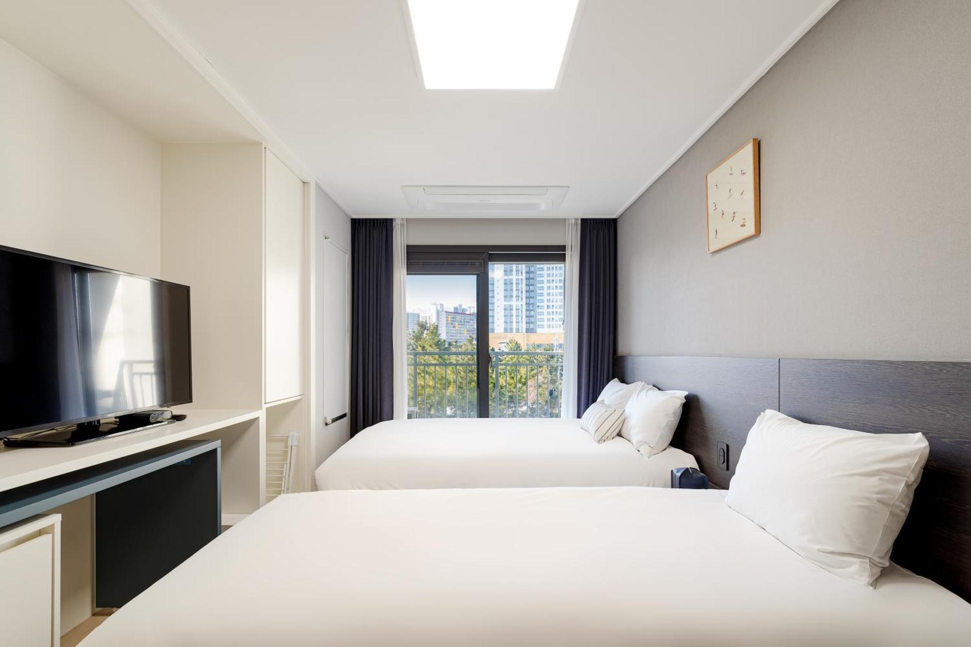 Urbanstay Sokcho Beach Ab Buitenkant foto